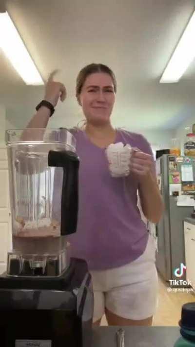 Sussy baka pains my soul. But hahahaha faces funny