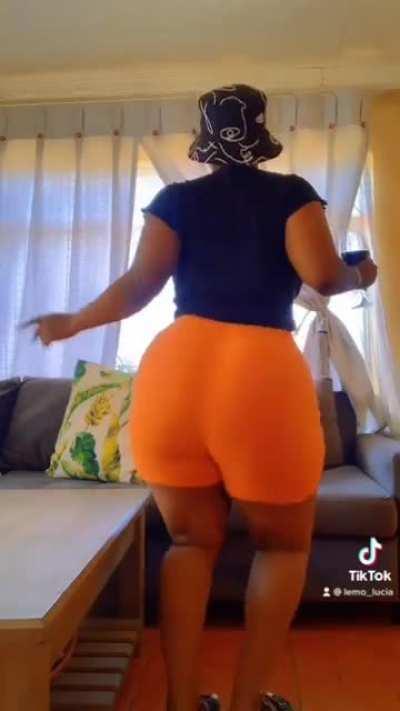 I think orange is my new favourite colour.😍