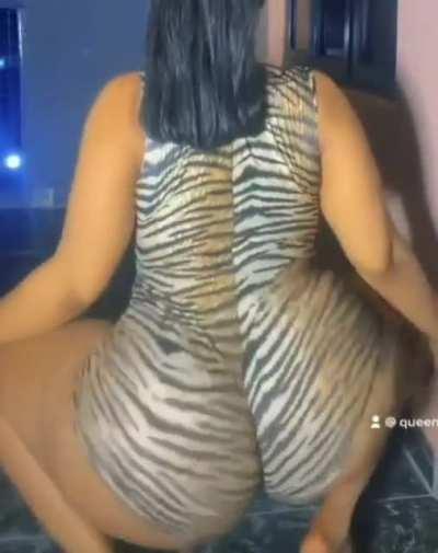 she could move mountains with those cheeks