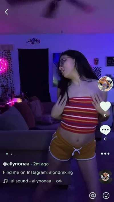 When I dance I lose my clothes a bit