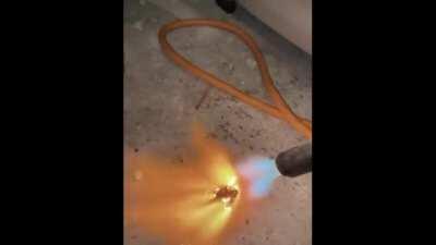 Cuando hay un problema NUNCA dudes en ELIMINARLO CON FUEGO