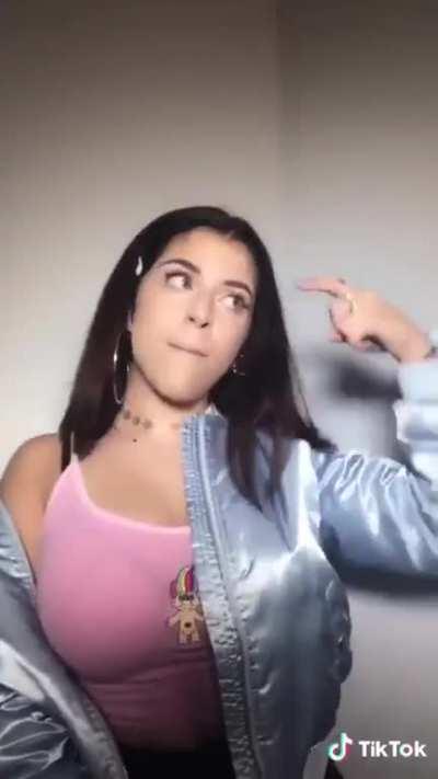 Fuck those boobs😍😍