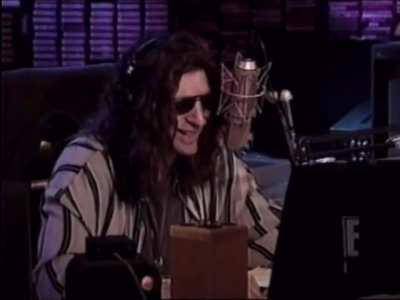 Ralph does a cool interview with Terry Farrell 1998