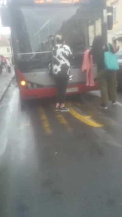 Danas kod robne kuće u Zemunu... neko da ubaci Karen flair na ovom subredditu