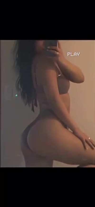 Brown skin in the brown 2 piece