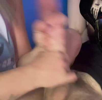 Omg I need more hands