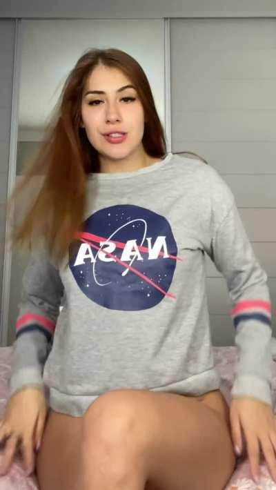 My dream before bed is to sit on someone's face 😍