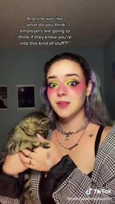 Ba da tink! 🥁 she so funnie