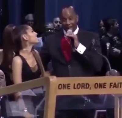 Bishop Charles Ellis III gropes Ariana Grande and says he thought she was Taco Bell food at Aretha Franklin's memorial service