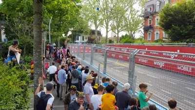 A video i took from the race in Bern. Notice how the 2nd last car, the one i follow with the camera (team NIO i think) sounds very diffrent from the other cars (much more like a petrol engine). Does anyone know why it sounded like that? Was the car damage