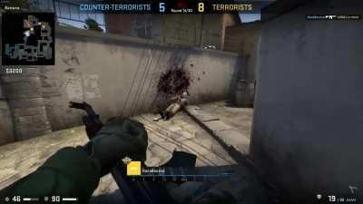 Crazy defuse on inferno when whole team runs past me