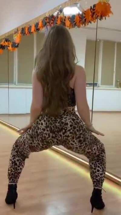 For people who wanted it with sound in stead of gif ;)