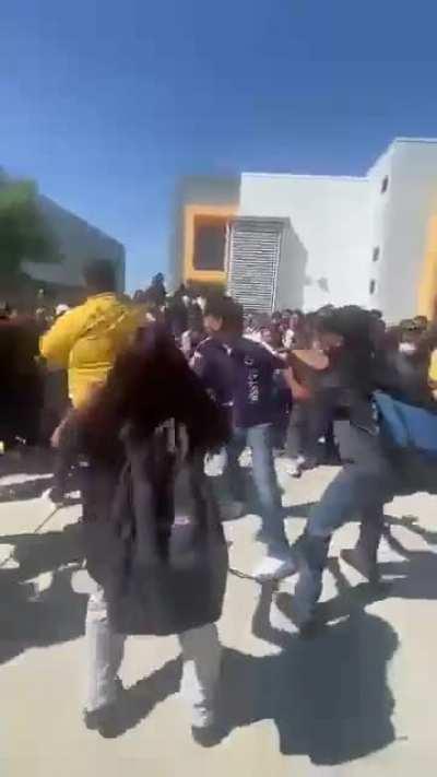 Bro was looking at the floor the whole fight