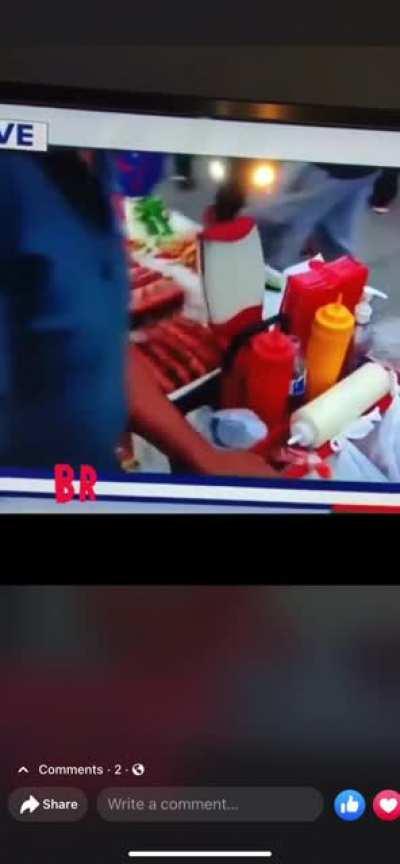 Vato gotta keep the hustle going through a protest. MAGA gotta eat while they fuck shit up at the Capitol.