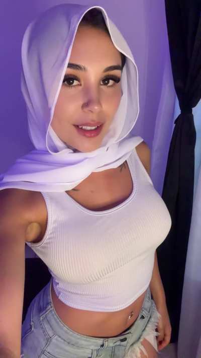 i hope my Hijab doesn't make you think twice now..