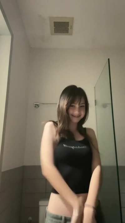 Gorgeous Thai girl 🌹