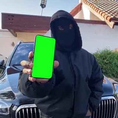 [MEME TEMPLATE] Kanye West showing picture on his phone Green Screen