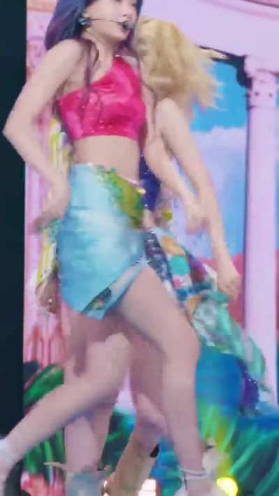 Yunjin (Le Sserafim)