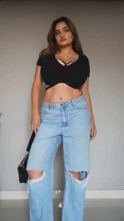 Cleavge in Black top