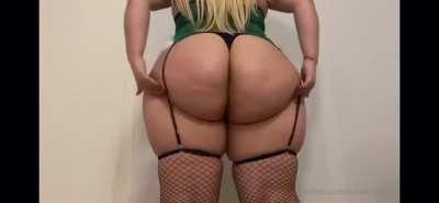 Dani Pumkin Cakez in fish nets 🍑🍑🤤