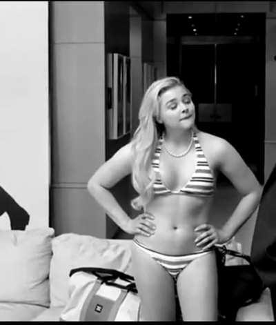 Chloe Grace Moretz looking so fuckable in a bikini
