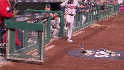 [Highlight] Squirrel running wild in Citizens Bank Park