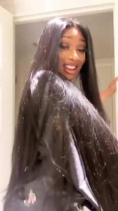 Twerking on IG Live 07-27-19