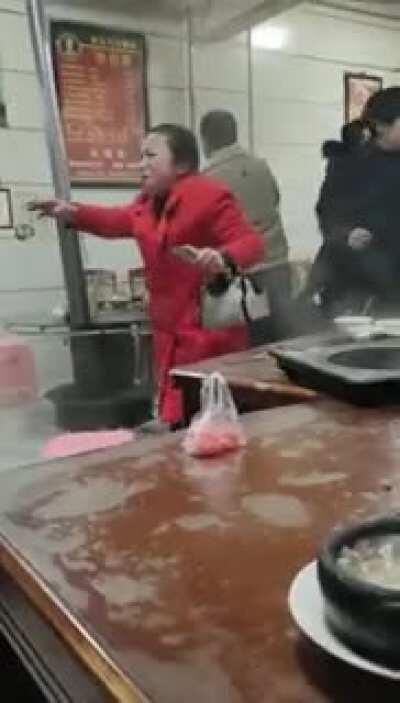 Disfrutando de la cena de Navidad chicos! Con mi familia!