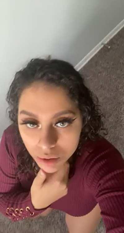 Green eyes and thick thighs save lives