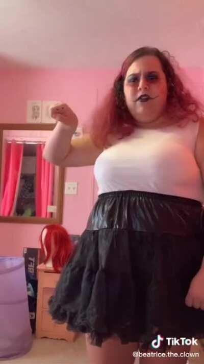 We stan a makeup theater queen 👸