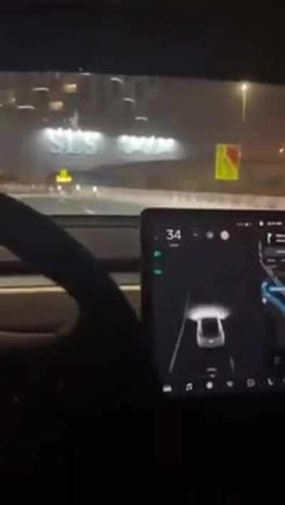Damn this tesla clip was so funny....until I saw SLS in the background, so sad