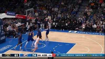 [Highlight] Dort misses the three, saves his own miss before falling out of bounds, and relocates to the other corner to hit the three!