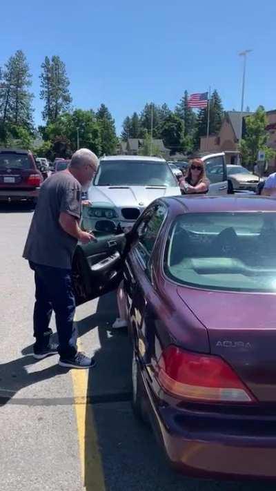 Couple saves the day by pulling guns on suspected shoe thief