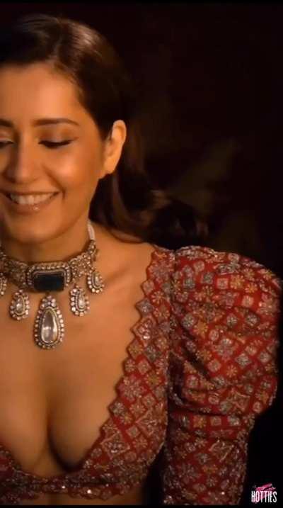 Such a Cumslut and Dicktease this Raand Raashi Khanna turning out to be. Showing off her Natural Round Saggy Tits like this which must be getting mauled and gropped in Bollywood Regularly now and if your eyes are sharp enough you would see her left nip pa