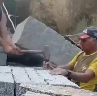 Amount of trust these two ppl have in that hammer guy