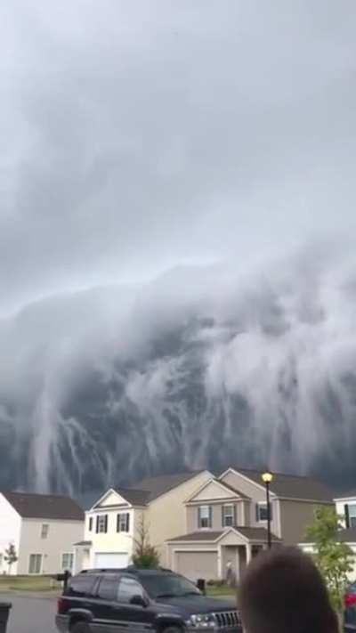 Thalassophobia in a suburb hundreds of miles from the ocean? It can happen!