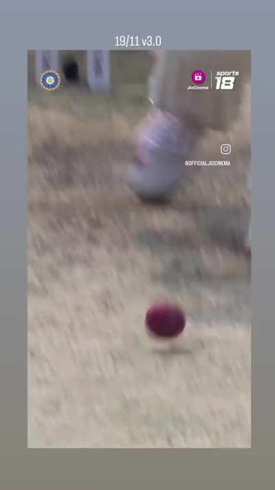 Yesterday shreyas took the catch, today shreyas is the victim of 19/11 recreation