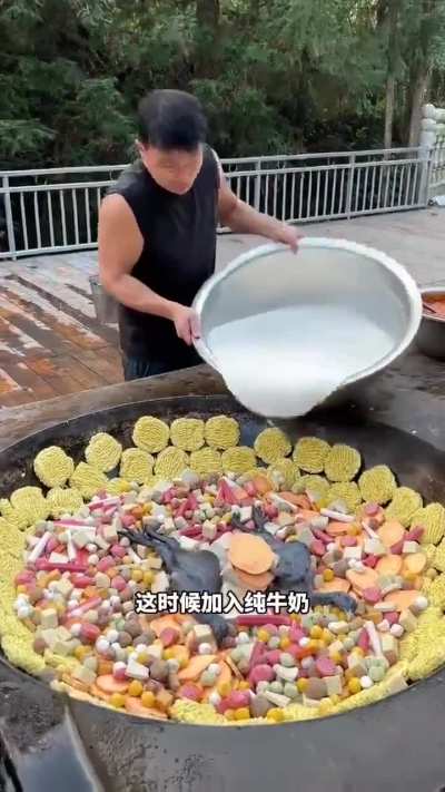 Pyro making slop (with Zhongguo characteristics)