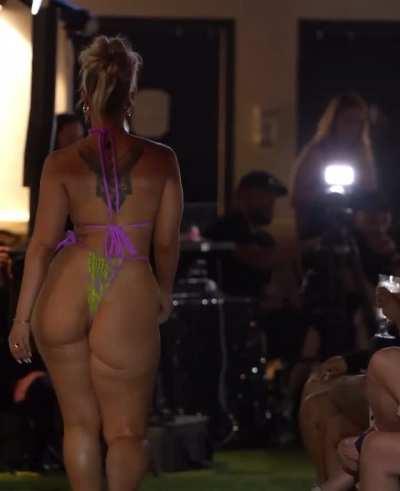 Marissa (@thiccfitwithriss)