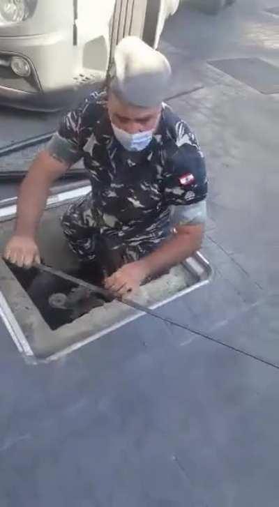 Watch how the fuc*ers at the fuel stations are cheating