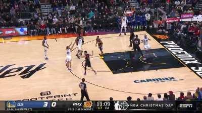 [Highlight] Steph started off hot early. He is 5 3-pointers away from 3,000 at this point.