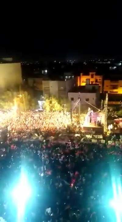 National Anthem being sung at PTI's protest in Karachi ( near Millennium Mall)