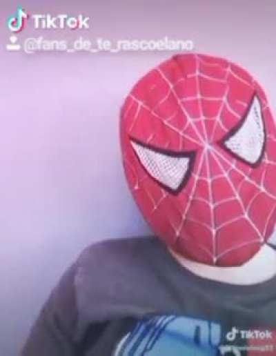 Te noto tenso Spiderman