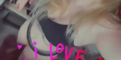 Sierra Loxton showing her booty