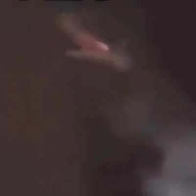 cohete en la raja :no es una persona real es un maniqui: