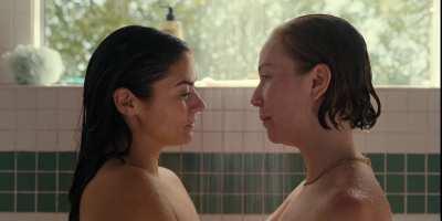 Hannah Einbinder and the Lorenza lzzo - Hacks S3 E2