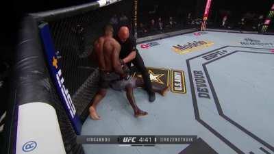 Francis “Bon Gamin” Ngannou uses his superior technical skills to KO undefeated kickboxer Jairzinho Rozenstruik