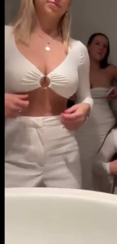 Teen girl shows her tits at sleepover with her friends