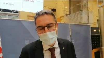 Die Corona-Vorachriften finde ich ja wirklich beschissene😠😡😠😡😠😠 Ich möchte wieder Saufen gehen🍻🍺😔 aber dann müsste ich mir dieses Gift von Bill Gates spritzen lassen🤮🤮🤬😡🤬😠😠💉