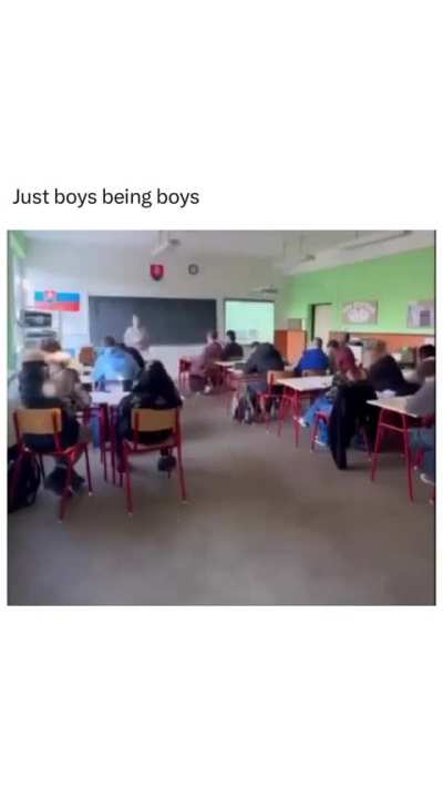 Average class with friends be like: